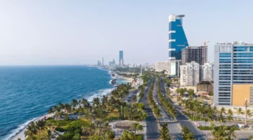 أرقام قياسية في جدة.. تنظيف مساحة تعادل 1800 ملعب كرة قدم خلال عام